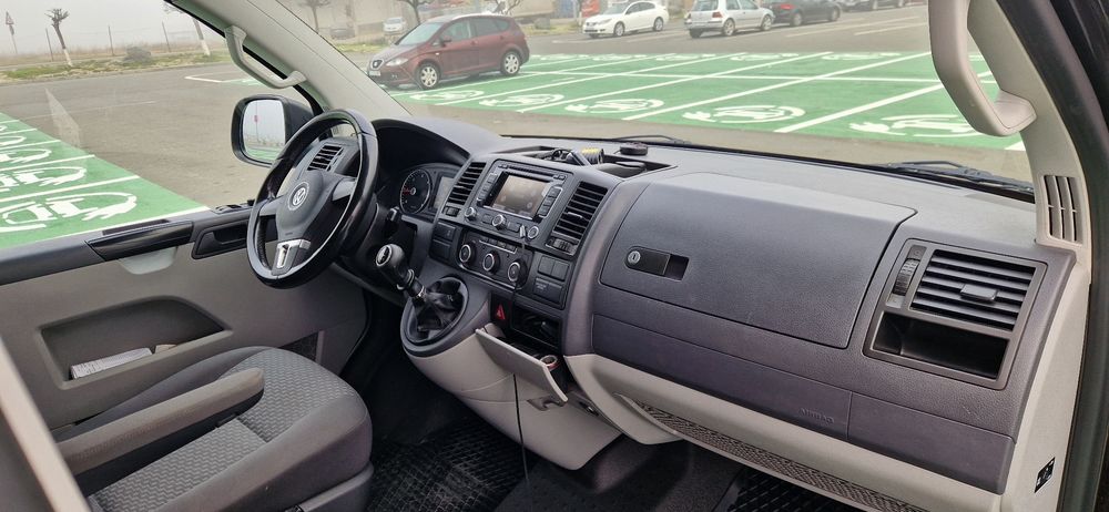 Vând T 5 Transporter caravelle duba