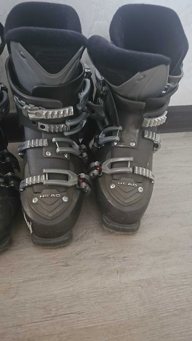 Продам б/у лыжи и ботинки на взрослого