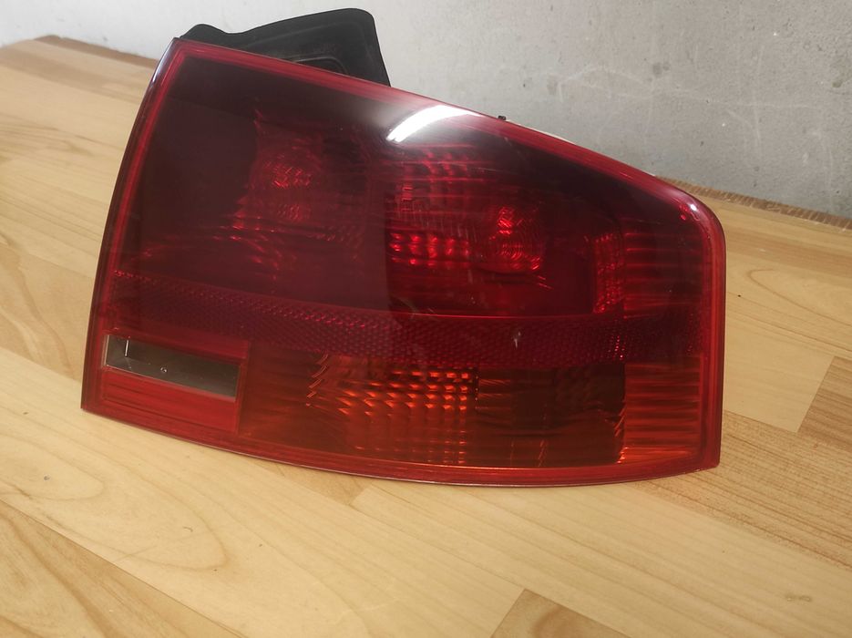 A4 B7 Заден десен стоп (седан)