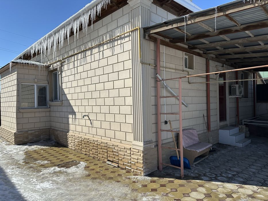 Продам дом в районе новый базар!