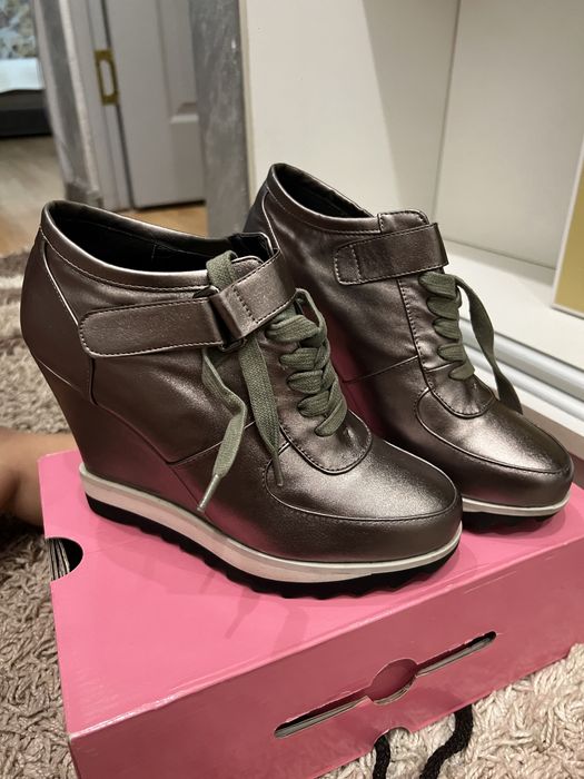 Женская обувь