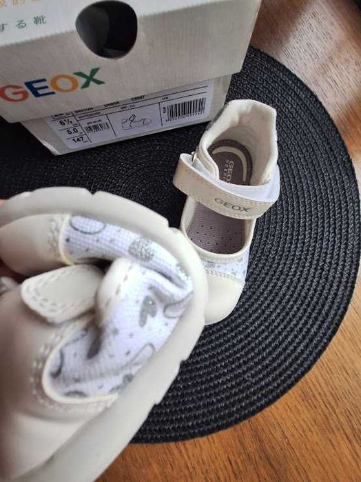 Чисто нови обувки/сникърси Biomecanics, Geox, Richter - н. 22