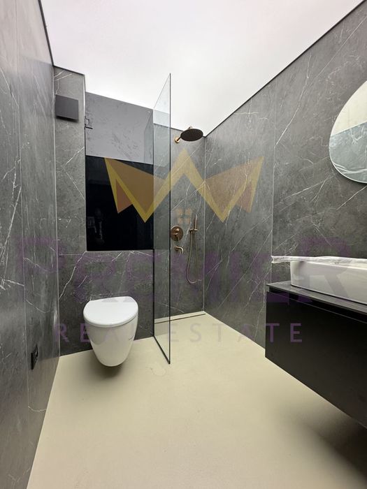 Продава се Тристаен апартамент в Варна, Център - 106 кв.м за 1683 €/кв.м - Снимка #8