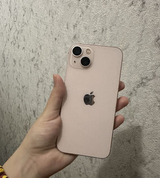 Продам 13 айфон с коробкой