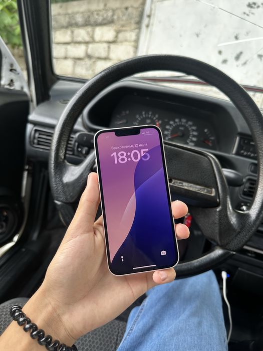 Продам айфон 13 128гб