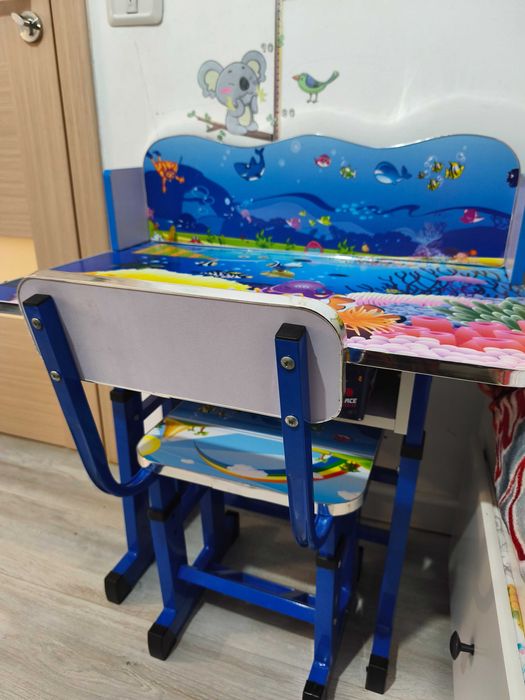 Birou cu scaun pentru copii