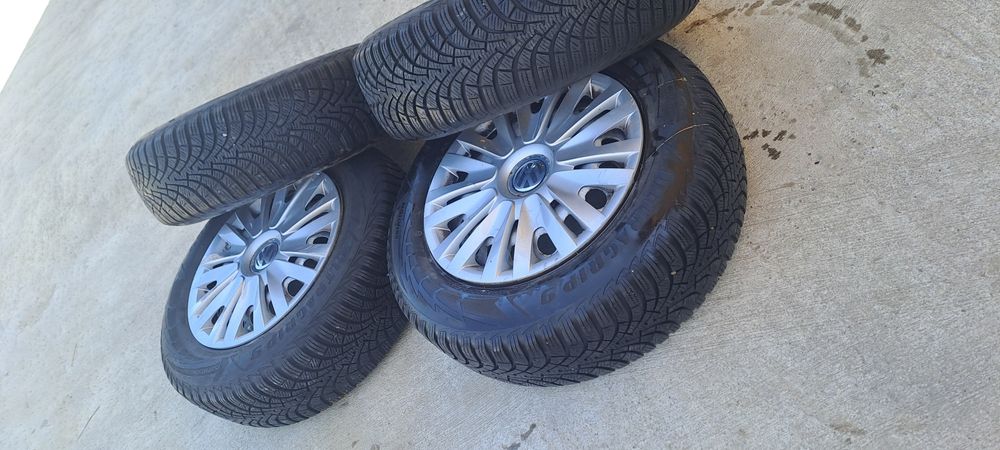 Vând set roți vw Golf 6 cu anvelope noi dot 2026 Goodyear