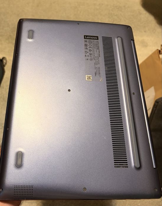 Vand Laptop Lenovo IdeaPad 330S-14IKB cu procesor Intel® Core™ i3-8130U, 8gb Ram, 256 SSD, WIN 10 Pro&Office 2021