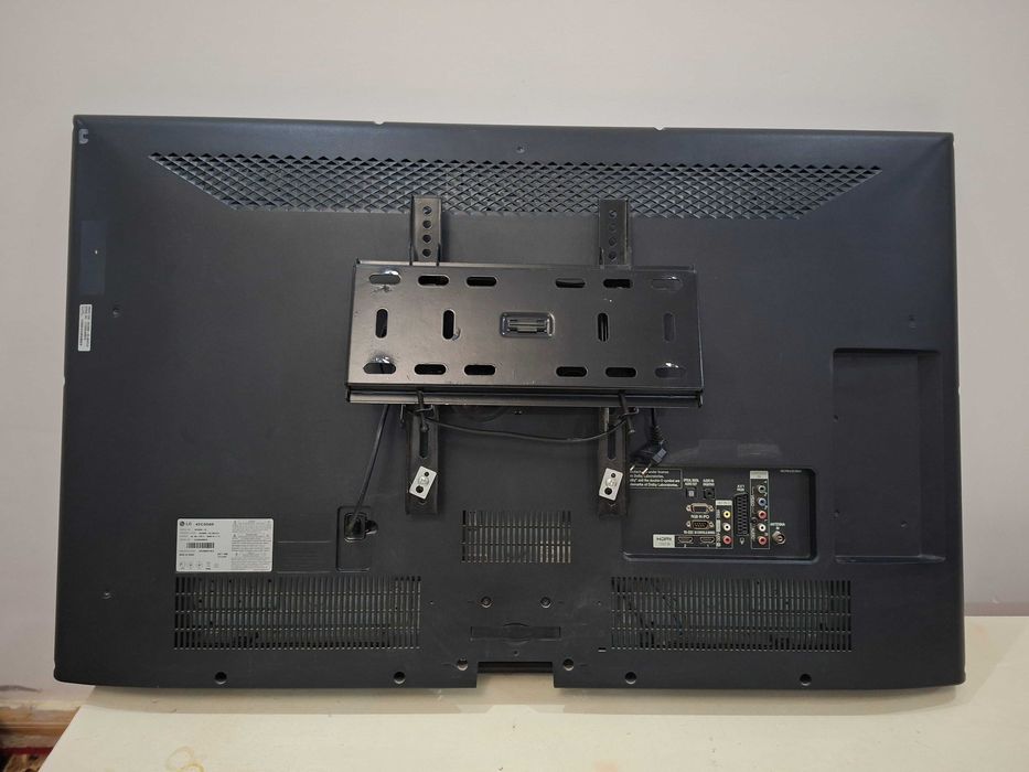 LG televizor sotiladi 50'