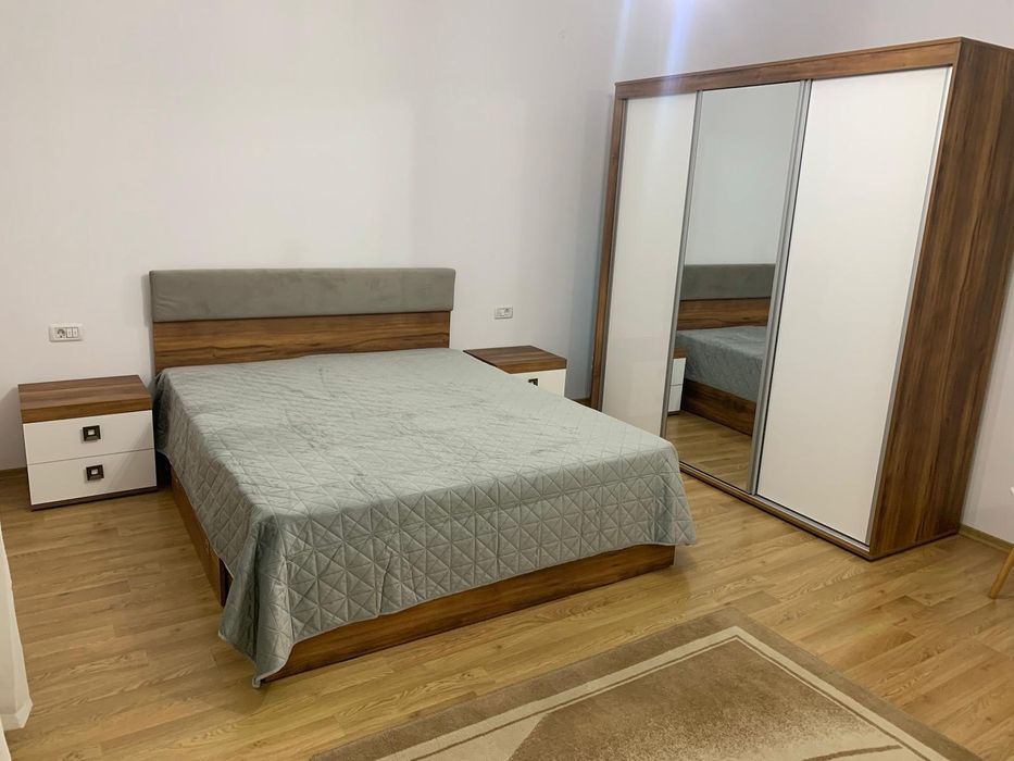 Inchiriez vila in Lazu-S+P+1+M- 5 camere suprafata utila 240 mp