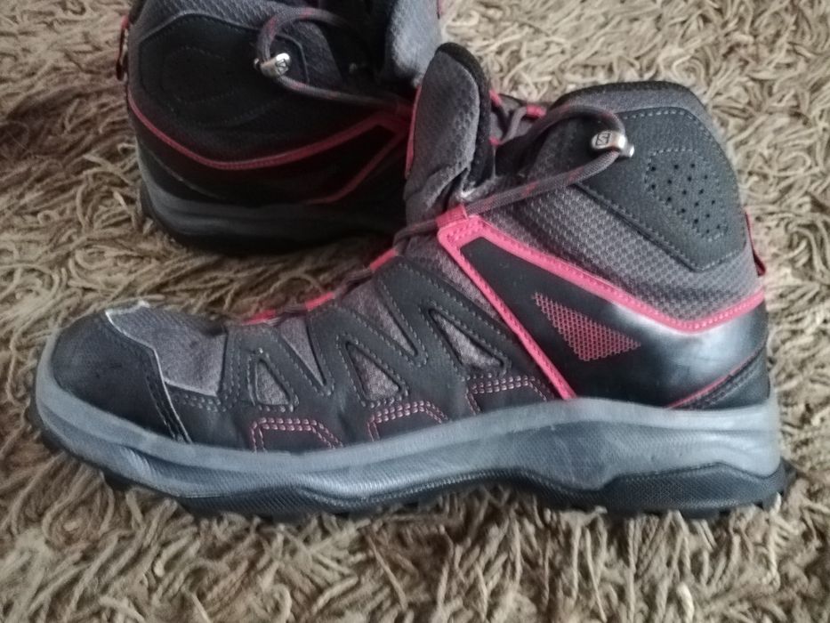 Оригинални туристически Salomon Gore-tex номер 40