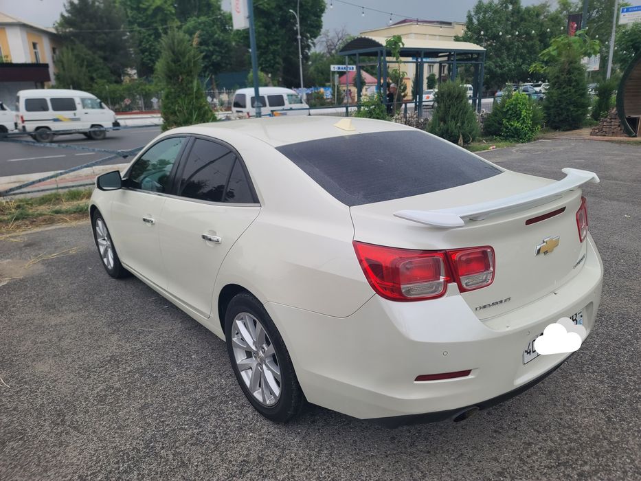 Chevrolet Malibu 1.  3pozitsiya