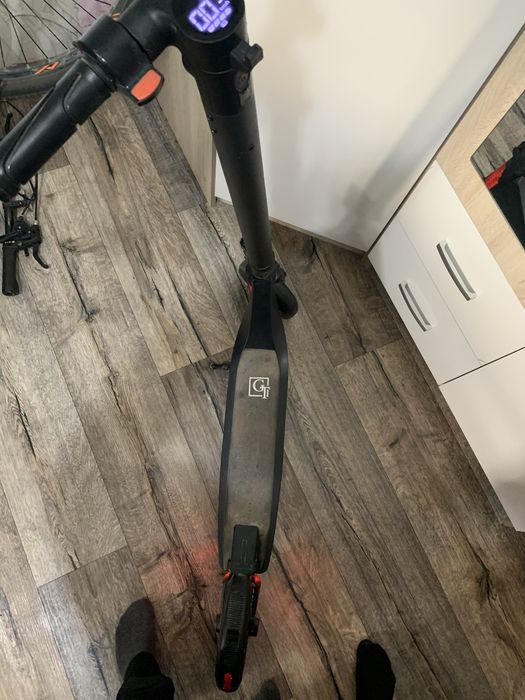 Продам электросамокат