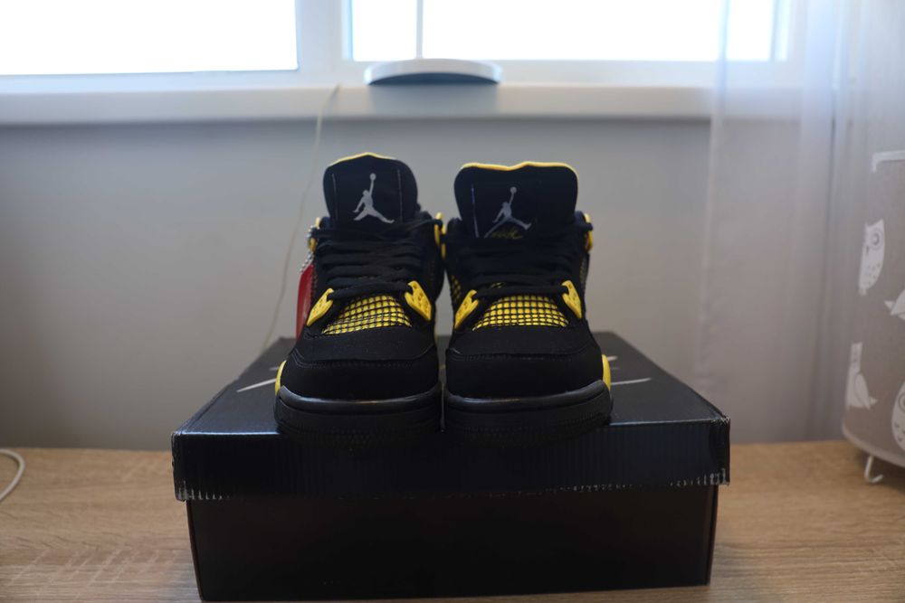 Jordan 4 Thunder   44