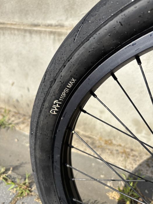 vand BMX Giant galben