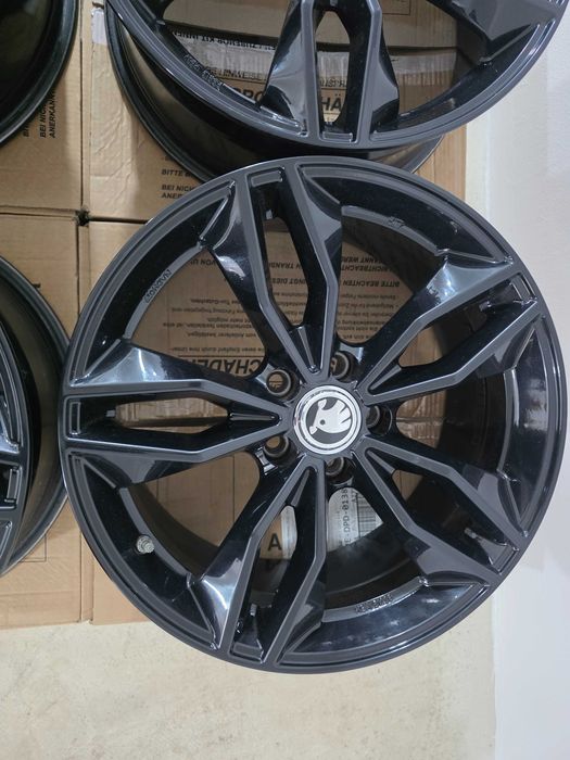 Jante 18 Skoda Karok Kodiak Octavia Superb VW Passat VW Tiguan Passat CC Arteon 5x112 57.1 8J et35