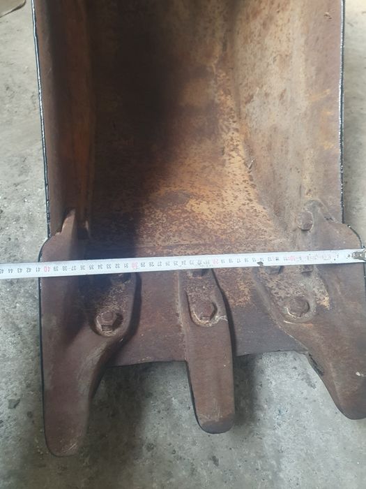 Кофа за комбиниран багер 40см. От Камацу малко употребявана.