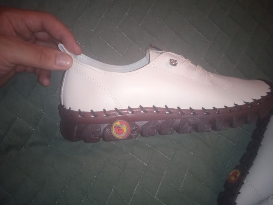 Обувь продаю весеннюю кожа