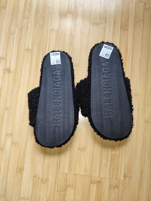 Papuci / Șlapi Balenciaga Furry Black - Mărimea 44 - Noi/Impecabili