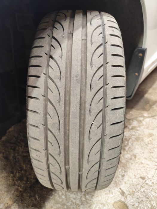 Шины 225/45R17 комплект