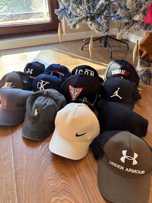 Чисто нови мъжки шапки