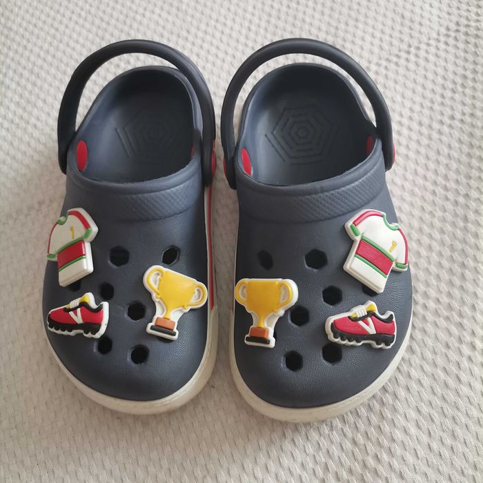 Сланцы на мальчика (24 размер)