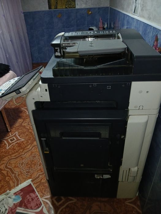 Vând imprimanta funcțională