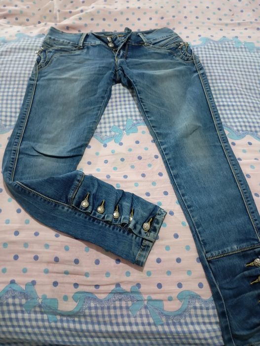 Джинсы женские в отличном состоянии