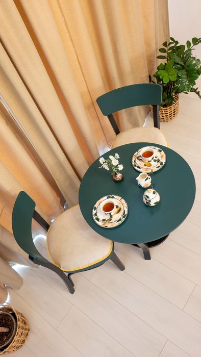 Set recondiționat 2 scaune și masă