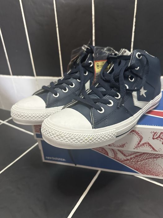 Vand adidasi Converse