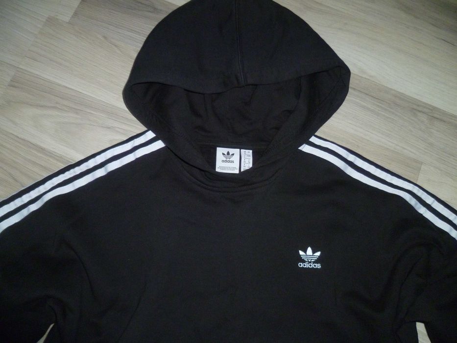 ADIDAS суичър...
