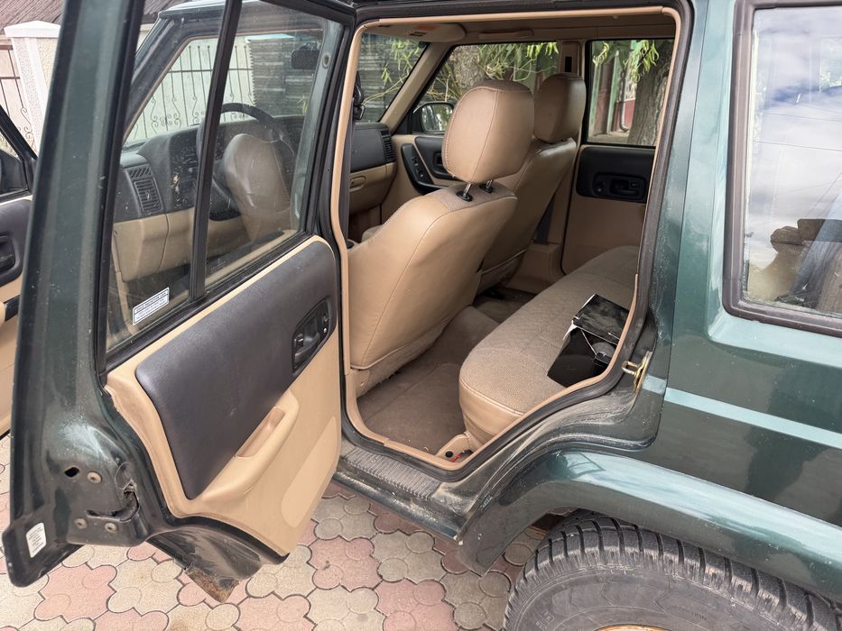Jeep Cherokee XJ,2,5D