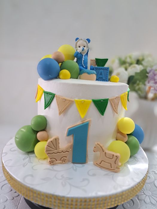 Tortlar va shirinliklar. Торты и сладости.