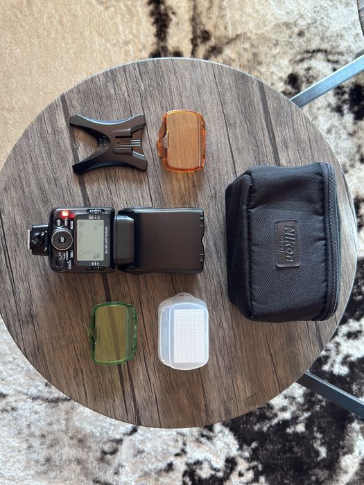 Nikon Speedlight SB-700 Blit TTL