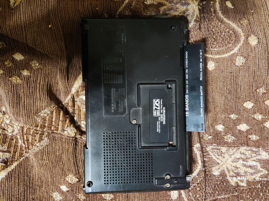 Радиоприемник  Grundig Yacht Boy 230