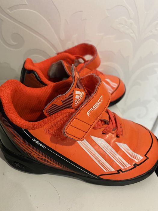 Детски футболни маратонки Adidas/Nike 22,28 и 30 номер