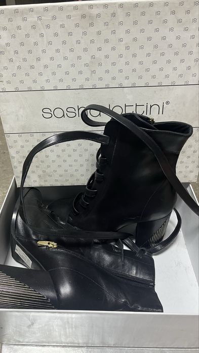 Продам женские осенние сапоги