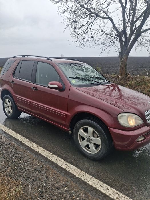 Vând mercedes ml 270 w163    7 locuri 4x4