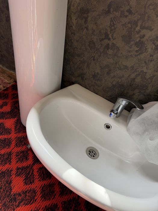 Раковина со стойкой