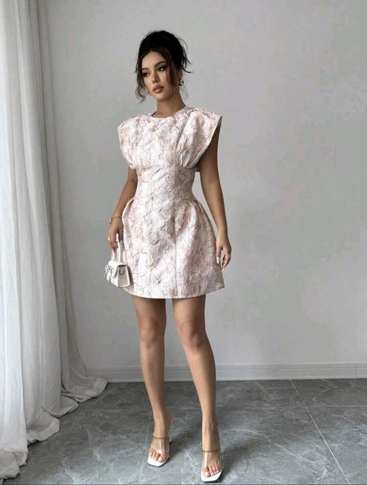 Разкроена рокля рокля Барби