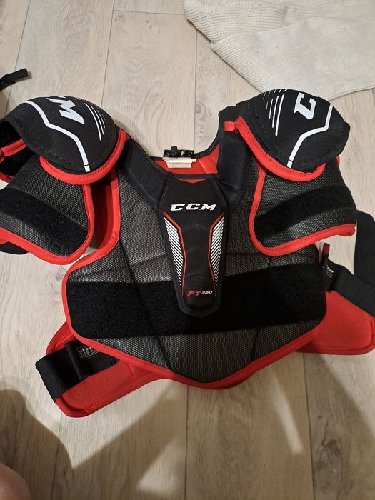 Продам хоккейную форму CCM