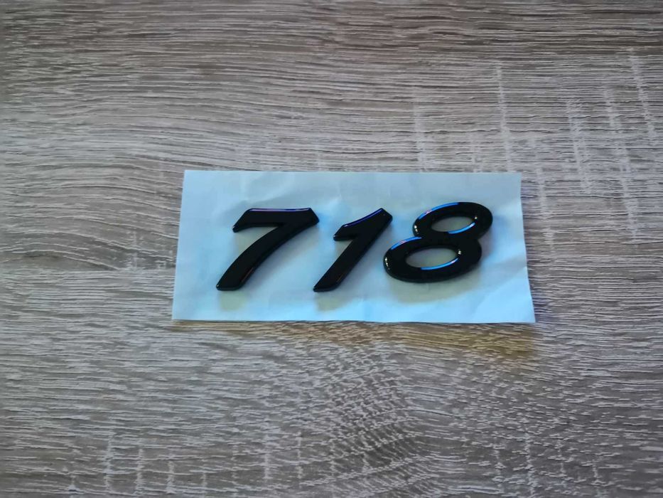 Порше Porsche 718 черен гланц надпис емблема