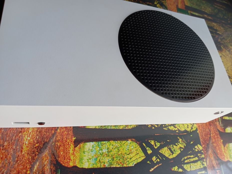 Xbox serias S 525 GB ofer și un monitor