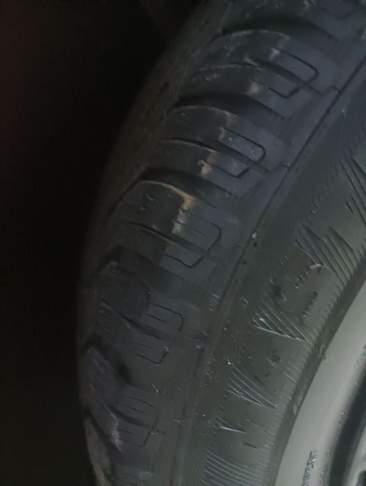 Vând jante Volkswagen Polo + cauciucuri de iarnă