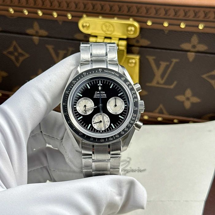 omega speedmaster сребристо/черно
