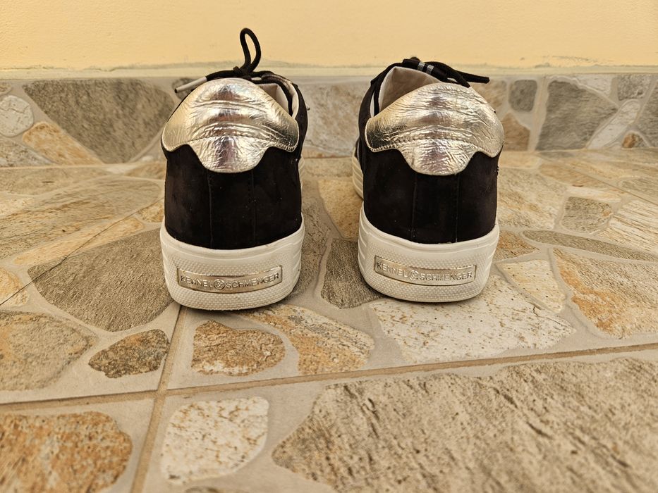 Сникърси "Kennel & Schmenger"