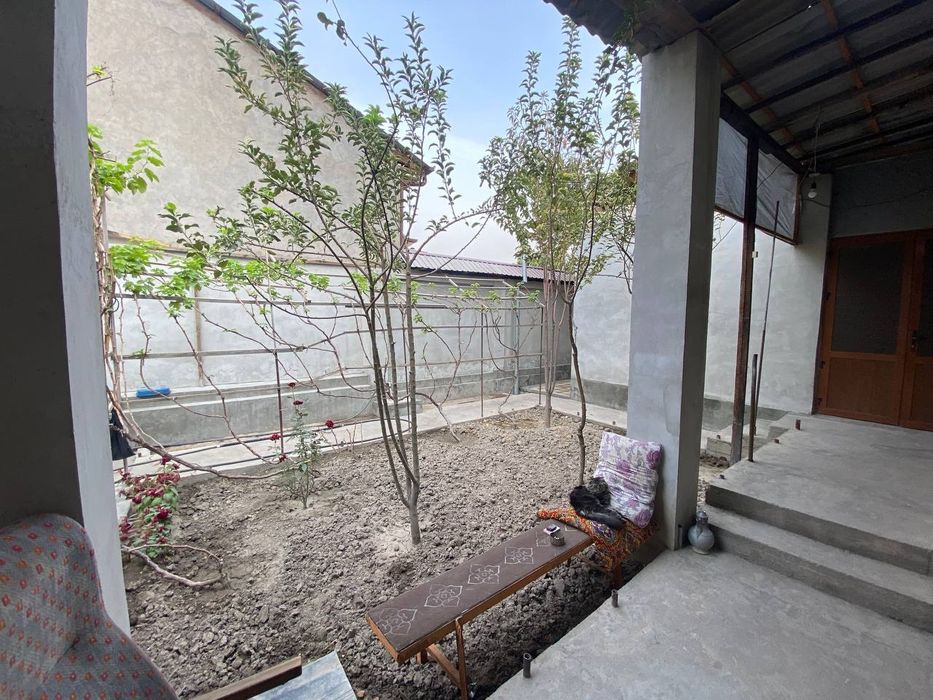 Продаётся дом в бектемирском районе. Земля 3,9 соток.