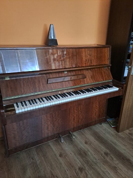 Pianina Belarus plus metronom