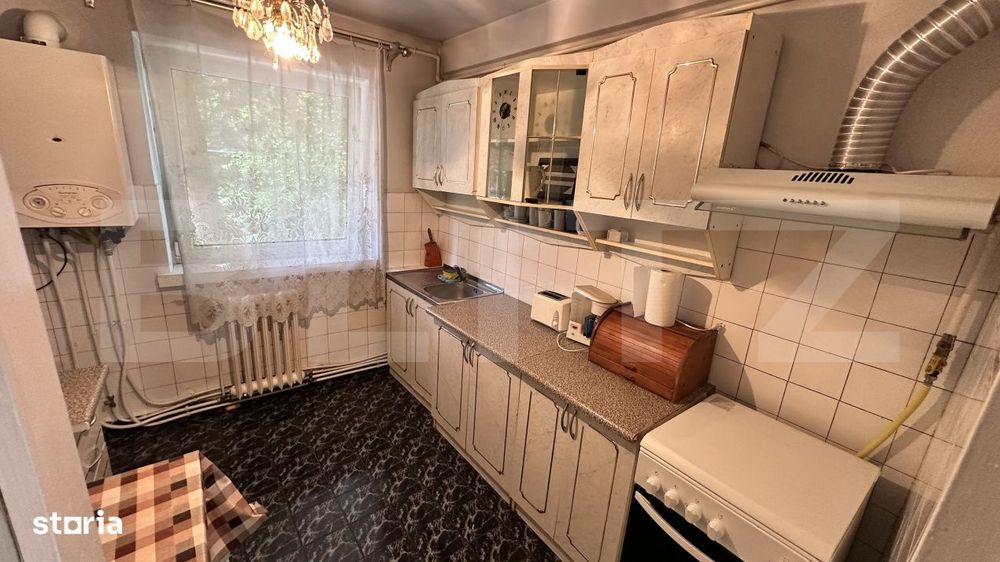 Apartament 3 camere, 72 mp, decomandat, etaj 1, zona Progresul