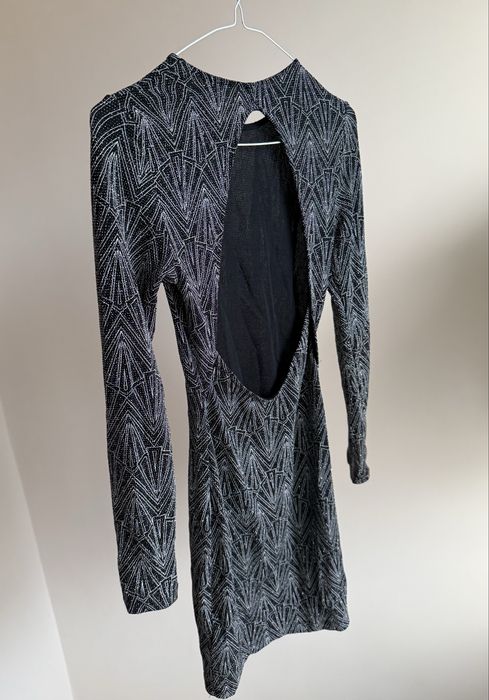 Бляскава рокля с гол гръб - размер S/M